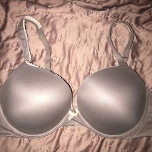 Victoria’s Secret Body by Victoria Push-up Bra